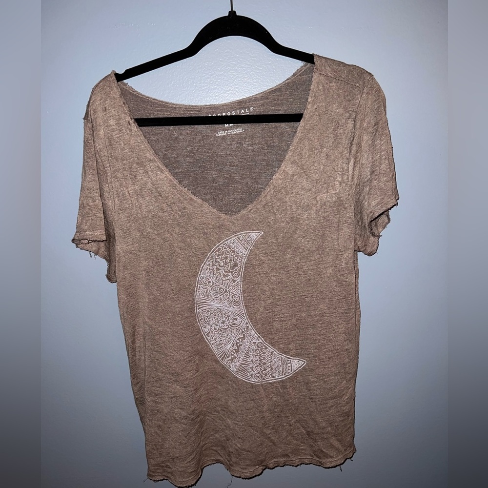 Aeropostale Moon Design Tee Shirt